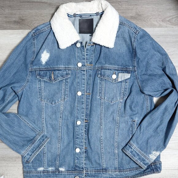 Blank NYC Other - Fleece-Collar Denim Trucker Jacket